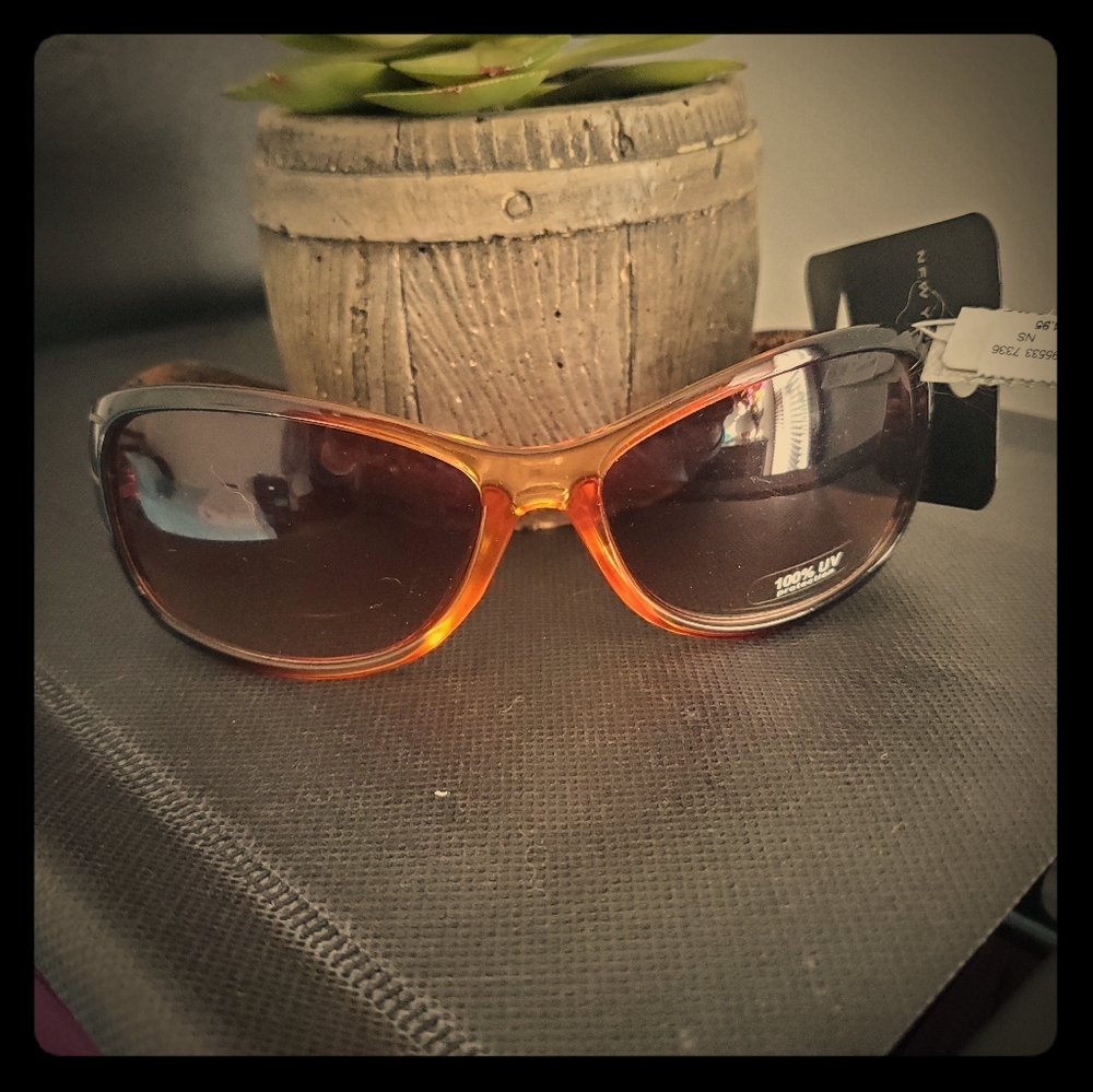 NY&CO SUNGLASSES